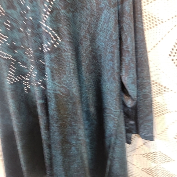 Exclusive one 2XL green and black blouse with embellishments. - Picture 7 of 13